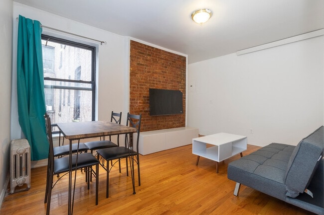 1815 2nd Ave in New York, NY - Building Photo - Building Photo