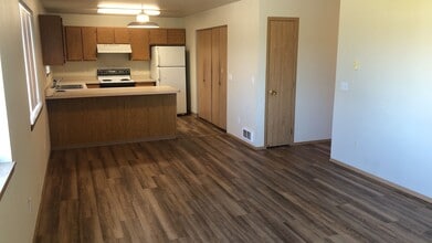 305 NW Parr Dr in Pullman, WA - Building Photo - Building Photo