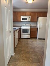 22020 Indian Creek Dr in Farmington Hills, MI - Building Photo - Building Photo