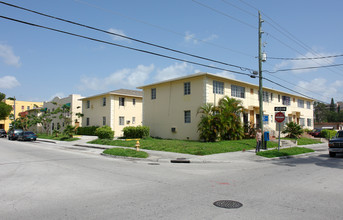 901-931 SW 4th St in Miami, FL - Building Photo - Building Photo