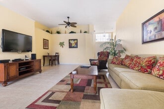 8171 Fan Palm Way in Kissimmee, FL - Building Photo - Building Photo