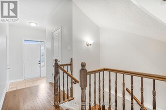 1429 Comfrey Cres in Ottawa, ON - Building Photo - Building Photo