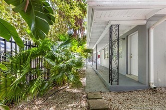 551 NE 61st St-Unit -1 in Miami, FL - Building Photo - Building Photo