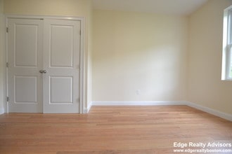 549 Washington St, Unit 3 in Boston, MA - Building Photo - Building Photo