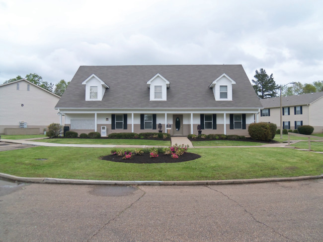 Shadowbrook in Clinton, MS - Foto de edificio - Building Photo