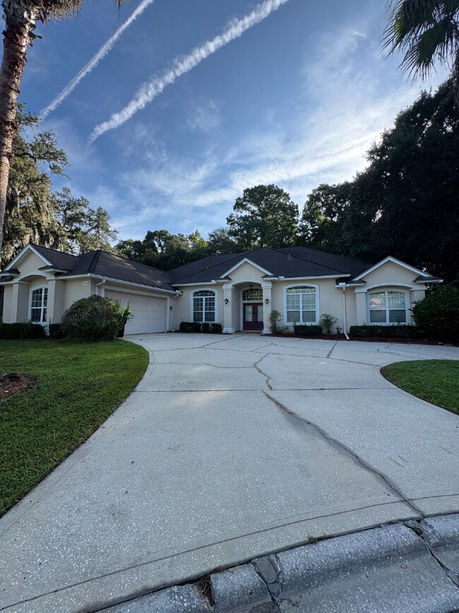 property at 2580 Heather Oaks Ct