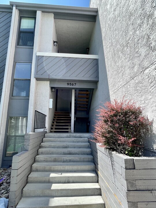 9867 E Peakview Ave, Unit E06 in Englewood, CO - Building Photo