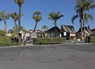 Kona Gardens Apartments in Garden Grove, CA - Building Photo - Building Photo