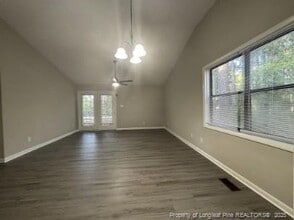 3545 Torbay Dr in Fayetteville, NC - Foto de edificio - Building Photo