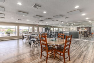 Carlton Arms Of Ocala in Ocala, FL - Foto de edificio - Interior Photo