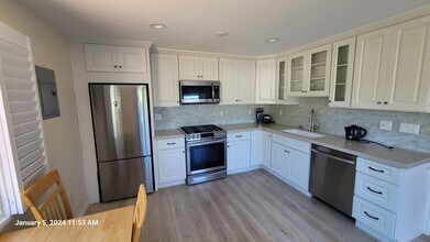 9771 Paso Robles Ave in Northridge, CA - Building Photo - Building Photo