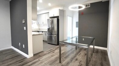 268 Mar Vista Ave-Unit -268 N Mar Vista Ave #4 in Pasadena, CA - Building Photo - Building Photo