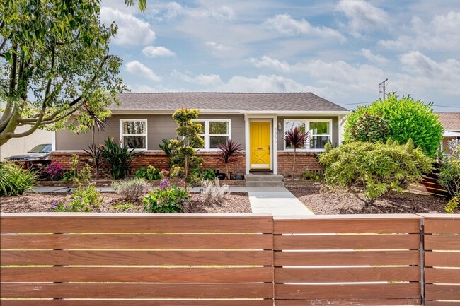 property at 5356 E Wardlow Rd