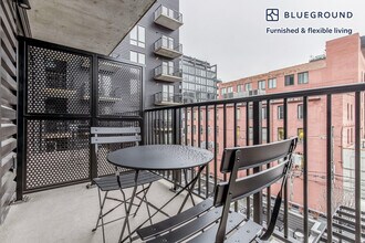 411 W Chicago Ave, Unit SI FL4-ID1036 in Chicago, IL - Building Photo - Building Photo