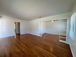 7073 E Hanbury St in Long Beach, CA - Building Photo - Building Photo