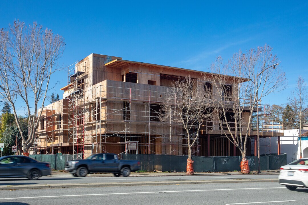 115 El Camino Real in Menlo Park, CA - Building Photo