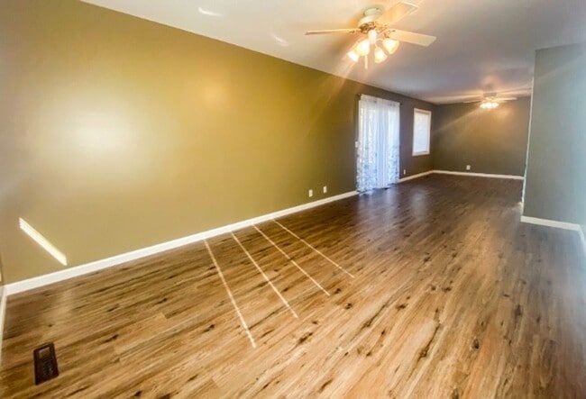 2014 Timber Creek Dr in Manhattan, KS - Building Photo - Building Photo