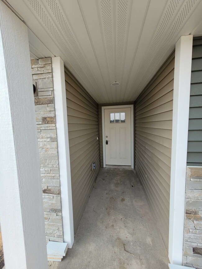 1608 Eastside Cir in Marshfield, WI - Building Photo - Building Photo
