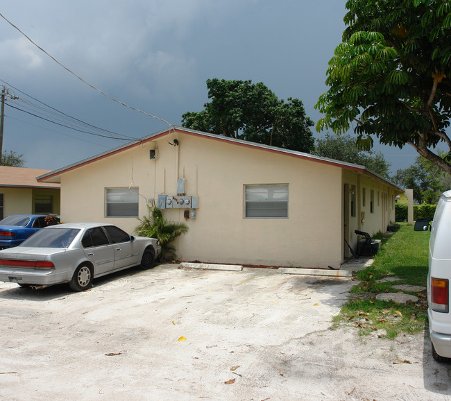 1901-1907 SW 4th Ave in Fort Lauderdale, FL - Building Photo - Building Photo