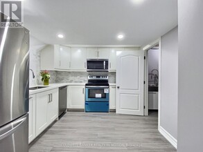 3845 Brinwood Gate in Mississauga, ON - Building Photo - Building Photo