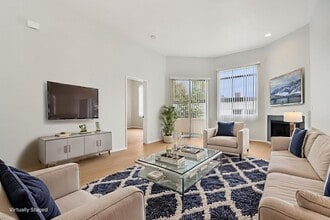 16117 Sunset Blvd in Pacific Palisades, CA - Building Photo - Interior Photo
