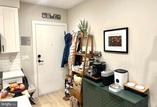 1016 17th Pl NE in Washington, DC - Building Photo - Building Photo
