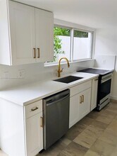4410 Brighton Pl in Miami, FL - Building Photo - Building Photo
