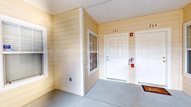 8241 Pelican Landing Rd in Jacksonville, FL - Building Photo - Building Photo