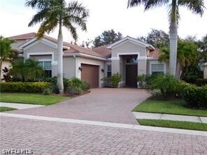 6853 Il Regalo Cir in Naples, FL - Building Photo