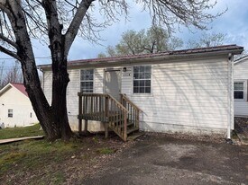 230 W Jere Whitson Rd in Cookeville, TN - Building Photo