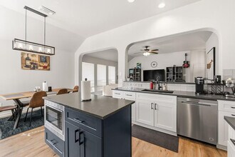 12001 Dessau Rd in Austin, TX - Building Photo - Building Photo