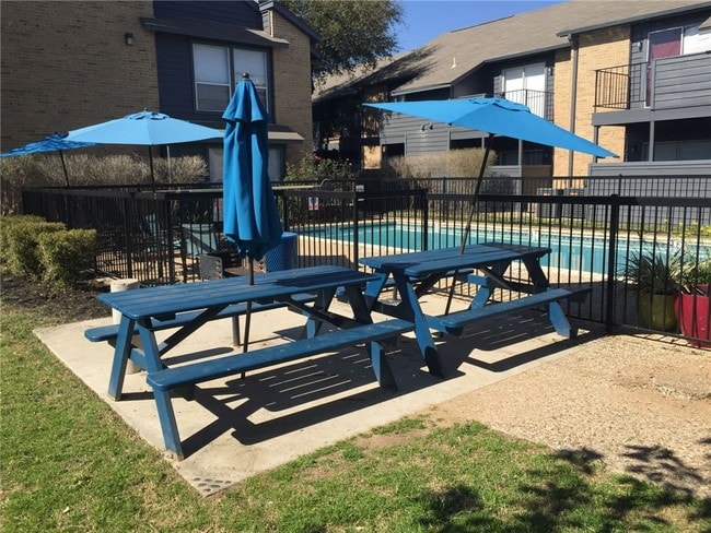 Ventura North in Austin, TX - Building Photo - Building Photo