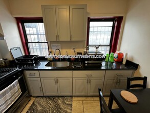 877 Harrison Ave, Unit 3 in Boston, MA - Building Photo - Building Photo