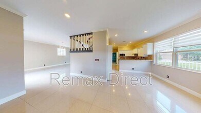 113 Canterbury Pl in Royal Palm Beach, FL - Building Photo - Building Photo