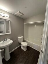 24 Monarch Wy-Unit -202 in Portsmouth, NH - Building Photo - Building Photo