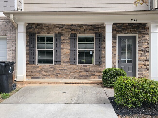 1576 Iris Walk in Jonesboro, GA - Building Photo - Building Photo