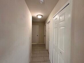 2212 SW Santa Barbara Pl in Cape Coral, FL - Building Photo - Building Photo