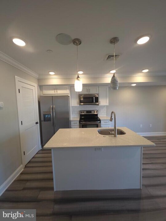 3406 W Commissioner St in Philadelphia, PA - Building Photo