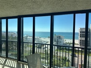 26171 Hickory Blvd in Bonita Springs, FL - Foto de edificio - Building Photo