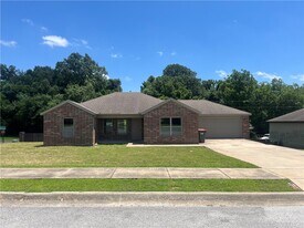 3413 Knox Loop in Springdale, AR - Building Photo
