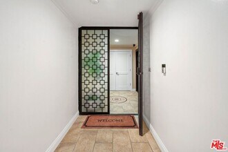 440 N Oakhurst Dr in Beverly Hills, CA - Building Photo - Building Photo