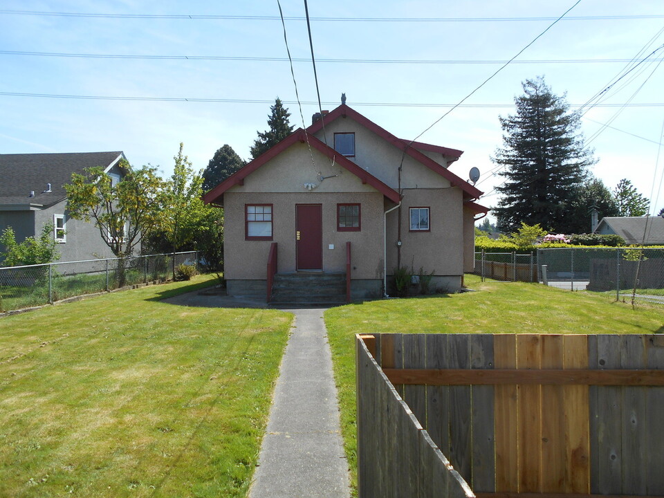 407 S 72nd St in Tacoma, WA - Building Photo