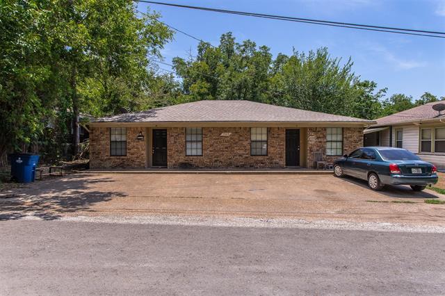 705 W Belknap St in Ennis, TX - Building Photo - Building Photo
