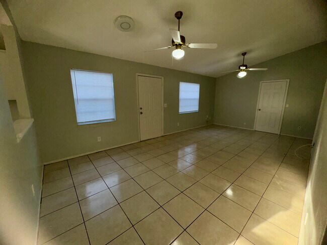 3152 Huron Ave in Oldsmar, FL - Building Photo - Building Photo
