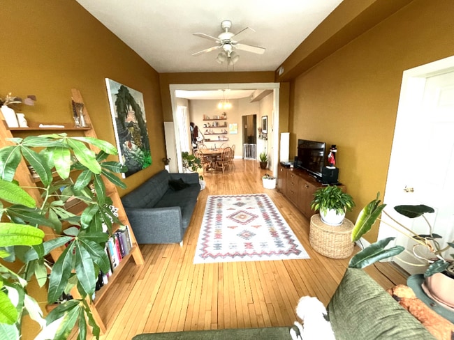 3249 W Hirsch St, Unit APT 401 in Chicago, IL - Foto de edificio - Building Photo