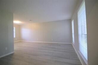 3323 Hidden Creek Dr in Sugar Land, TX - Building Photo - Building Photo