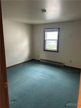 29 Lake Ave, Unit Upper in Blasdell, NY - Foto de edificio - Building Photo