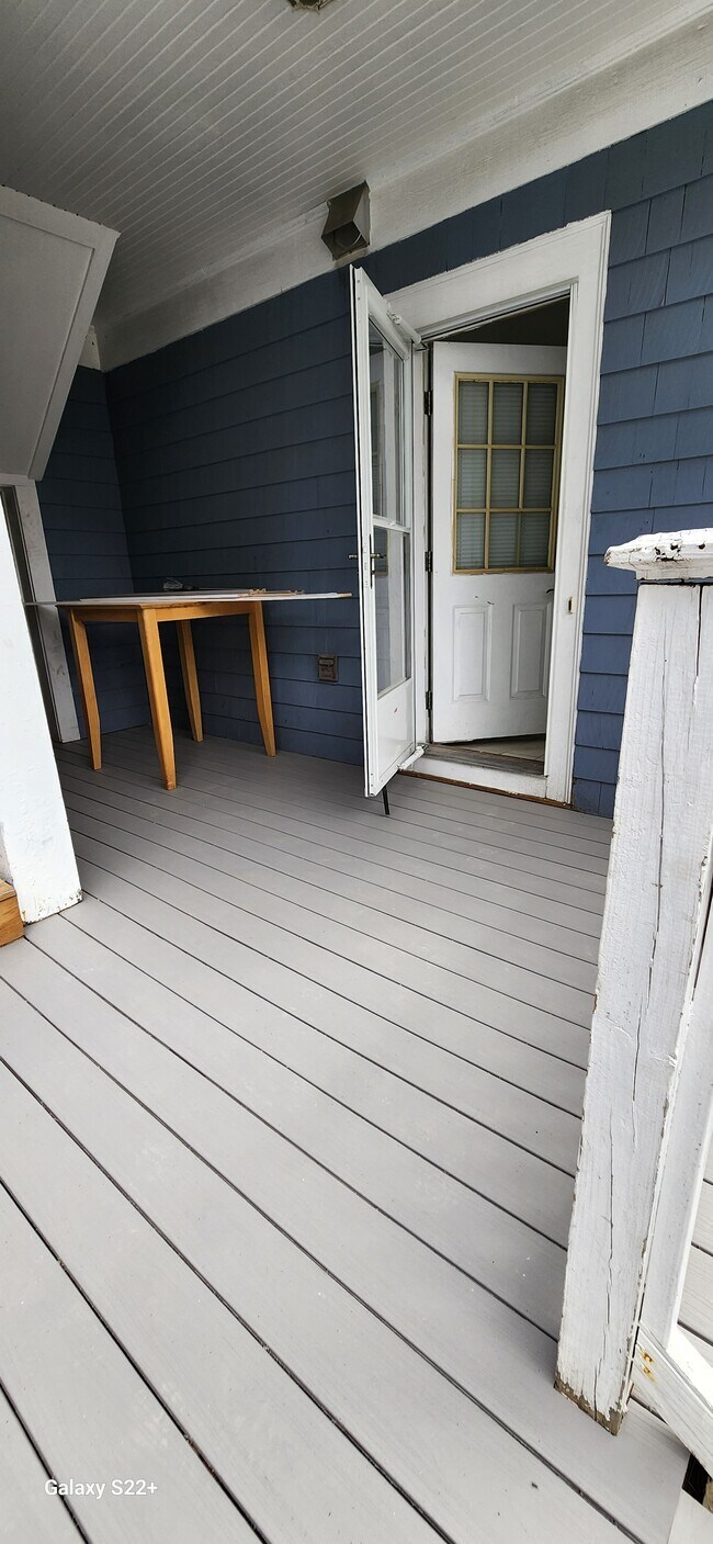 389 Newport Ave, Unit 1 in Quincy, MA - Foto de edificio - Building Photo