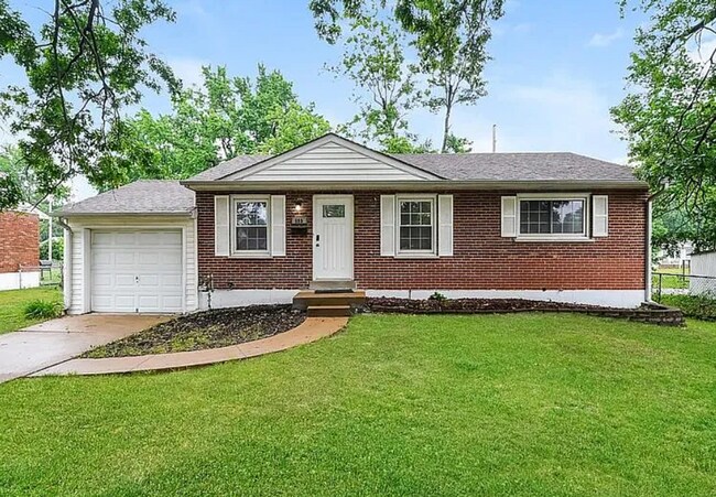 property at 825 Teurville Dr
