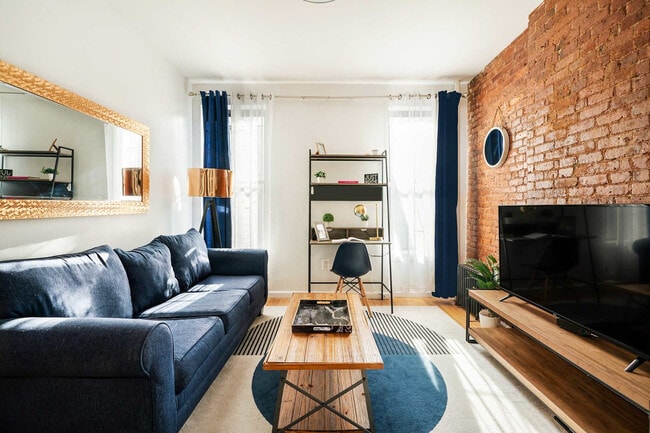 454 W 47th St